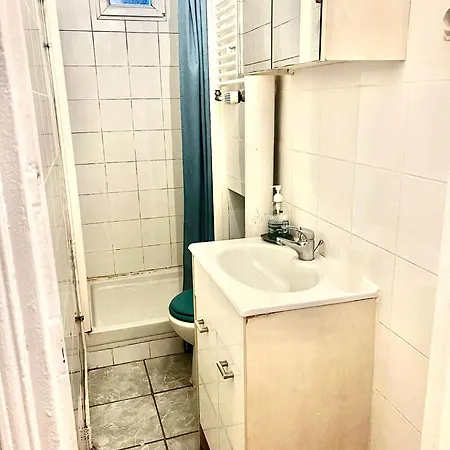 Cosy In Apartment *